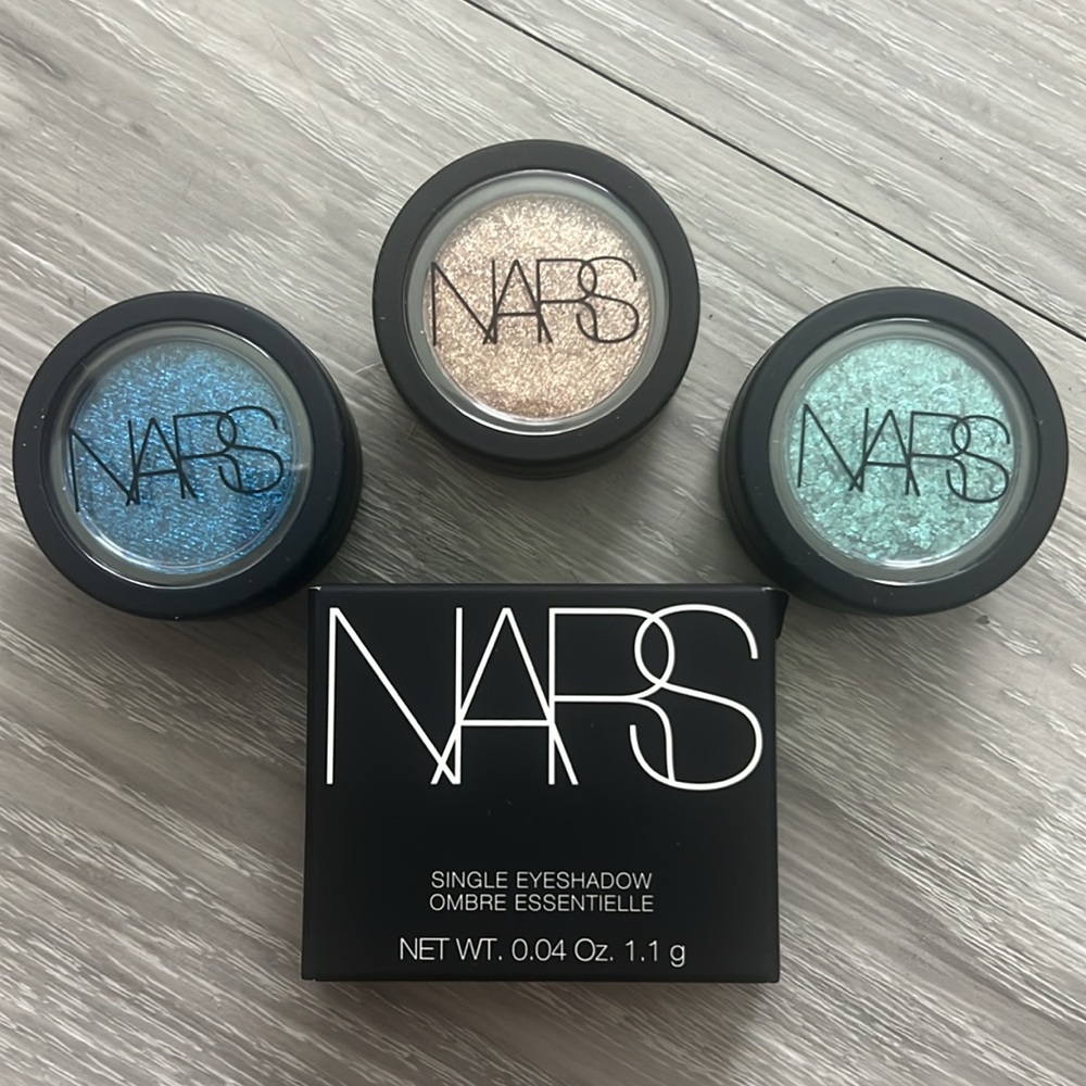 4 NARS eye shadows!